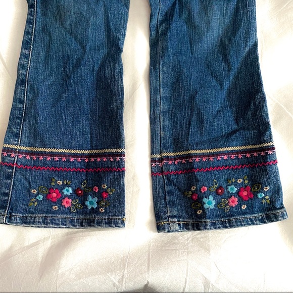 Oshkosh Girl’s Flare Jean with embroidery Size 6X - Picture 2 of 8